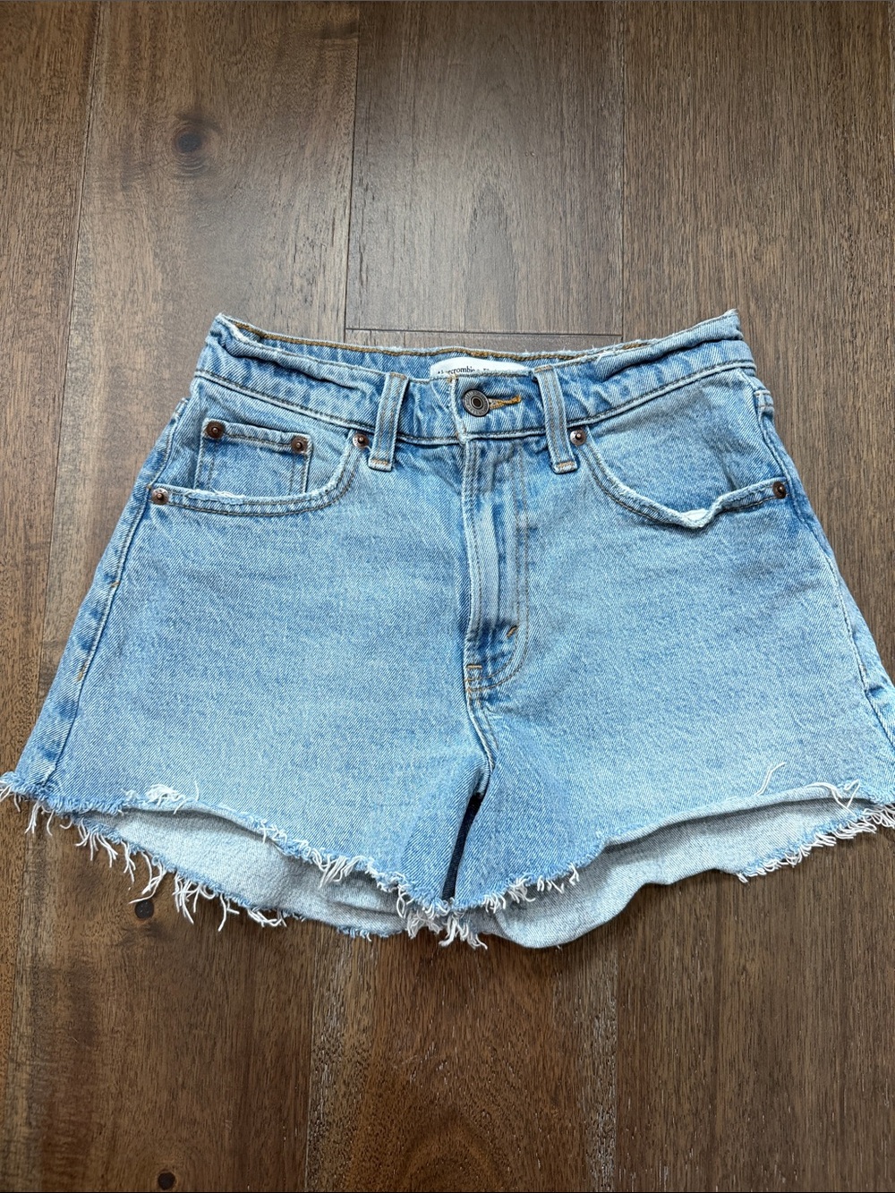 Abercrombie & Fitch Curve Love  90s Relaxed Cutoff Short High Rise
